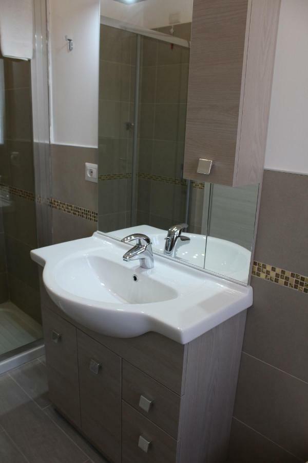 Naxos Laguna Beach Apartment *